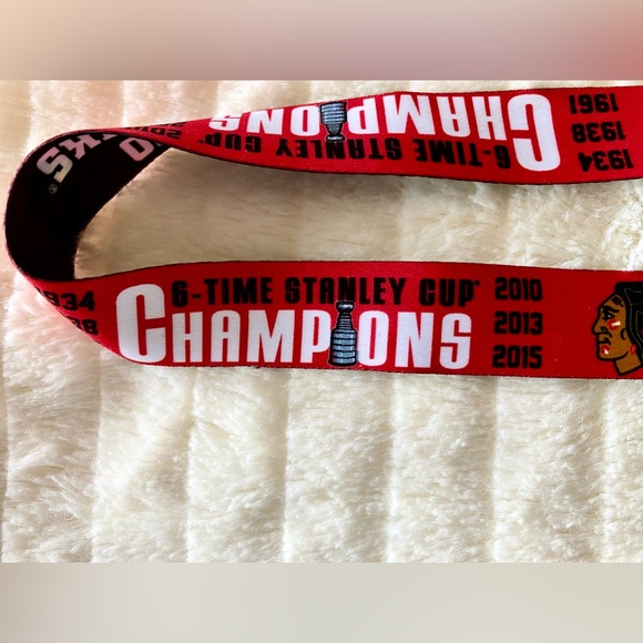 Stanley Cup Chicago Blackhawks Lanyards (set of 2), Stanley 6x Winners - Picture 3 of 5